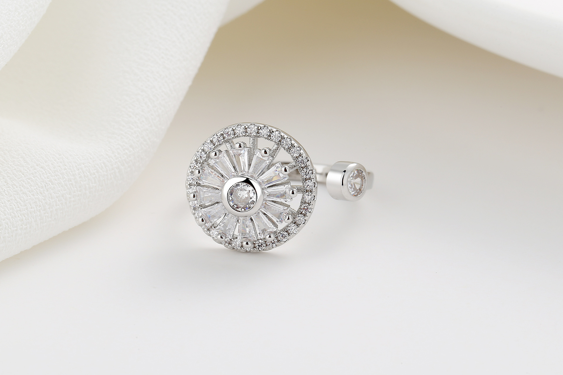 Womens Rotatable Clover Anxiety Rings Fidget Spinner Adjustable Open Rings